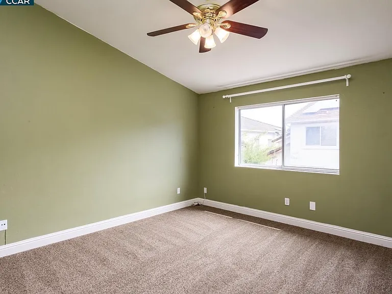 1727 Periwinkle Way — Photo 12