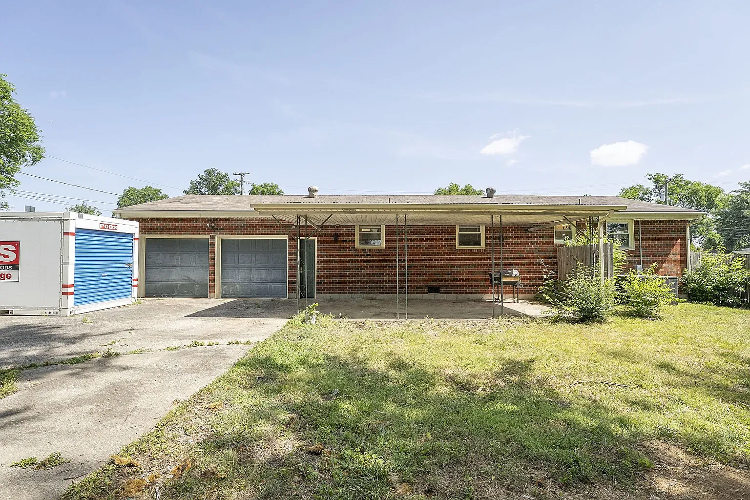 3 bed, 1150 sqft, $2,300 — Photo 2