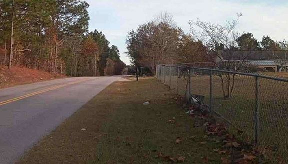 Exterior Neighborhood (street photo)