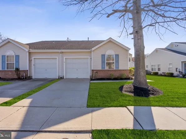 3 Carolina Way, Mount Laurel, NJ 08054