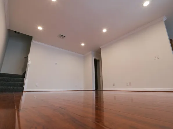 121 Sinclair Ave Unit 243, Glendale, CA 91206