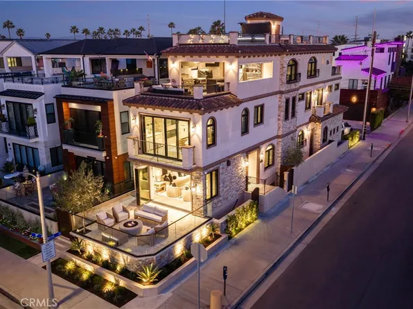 302 3rd St, Huntington Beach, CA 92648