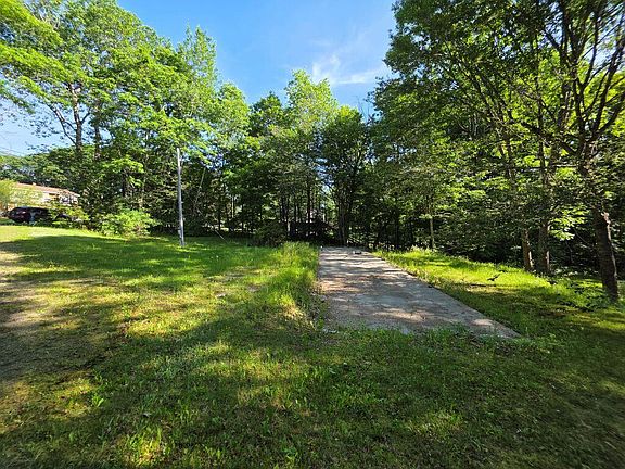 4th image of 127 Hanscom Road