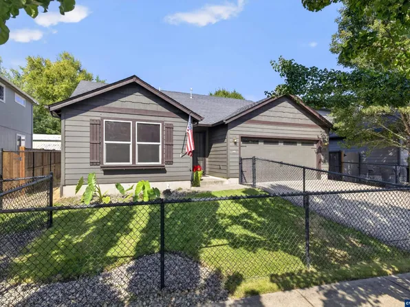 548 Adam St NW, Albany, OR 97321