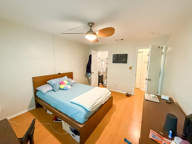 1015 SW 9th St #D22 — Photo 9