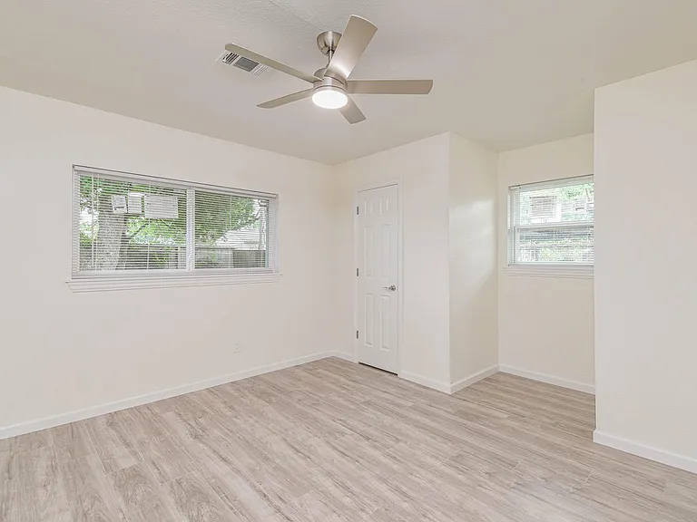 5003 Denoron Dr — Photo 21