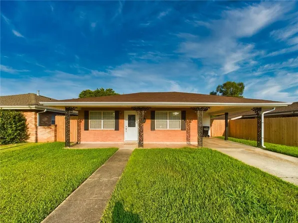 2221 Charles Dr, Chalmette, LA 70043