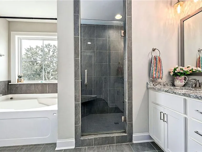 1817 Armistead Ln — Photo 5
