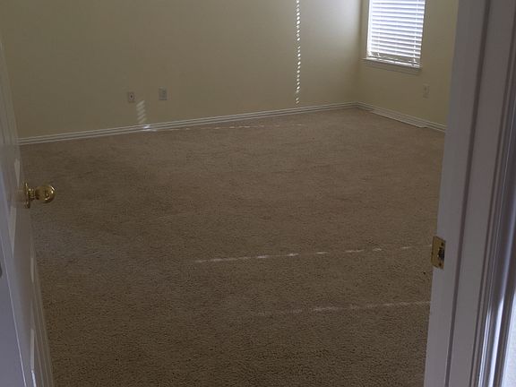 3rd image of 1001 Pleasanton Dr
