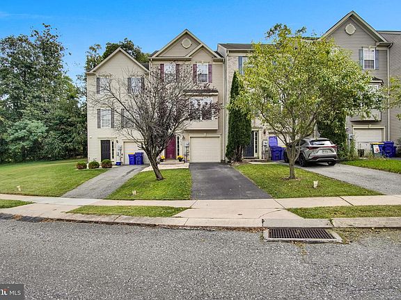 3rd image of 940 Kentwell Dr
