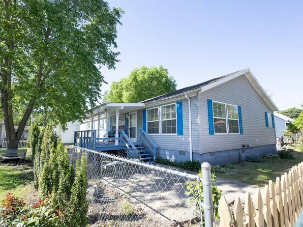 609 South St, New Harmony, IN 47631