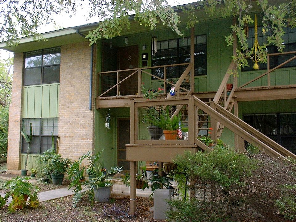 1st image of 124 Olive St APT 3