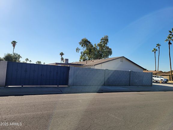 5th image of 1633 N 62ND Avenue
