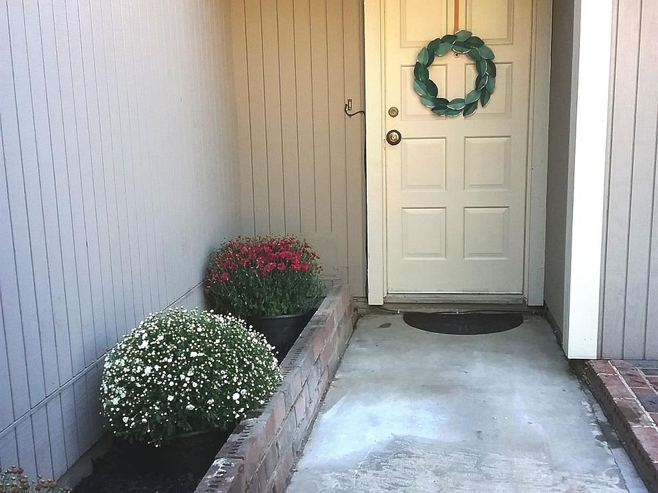 1st image of 1592 Newborough Dr