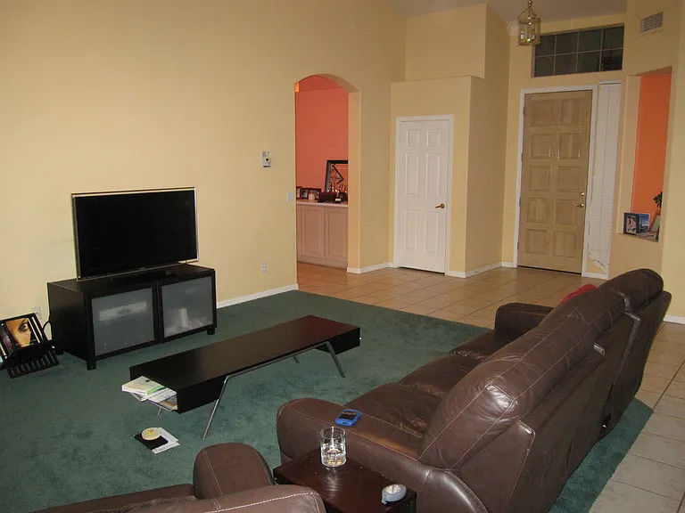 912 N Lakeshore Pl — Photo 5