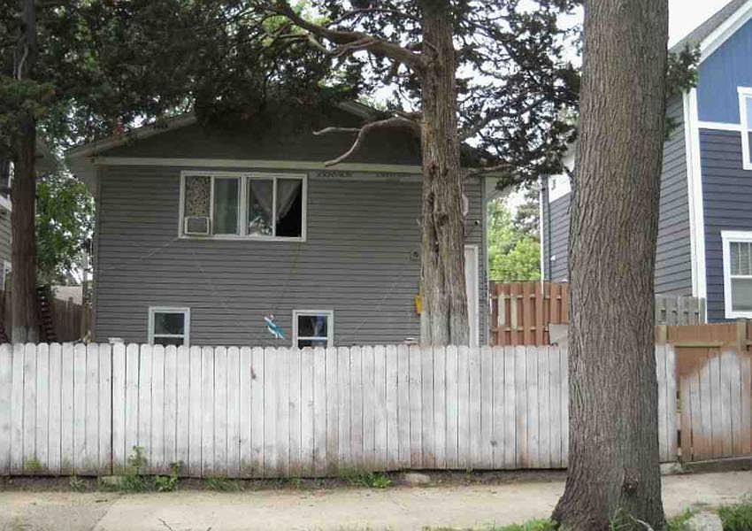 1st image of 3005 Queen Ave N