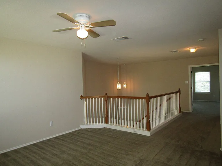 593 Cullen Blvd — Photo 14