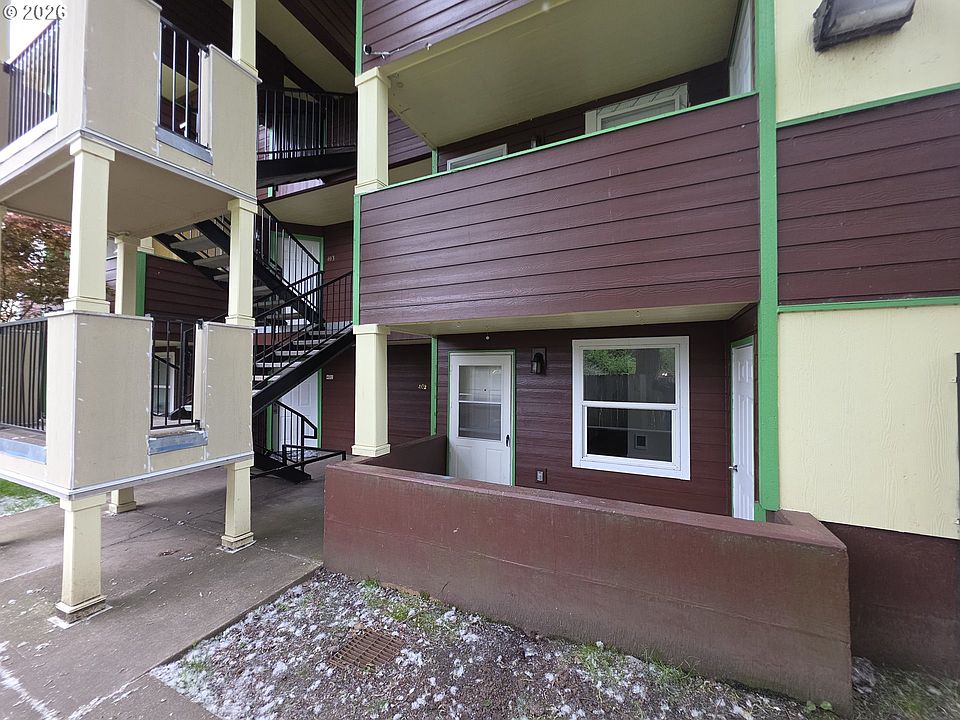 1st image of 9257 SE Clinton St Unit 402