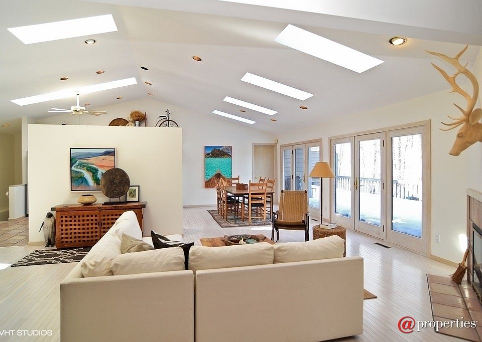 Living Room / Dining Room