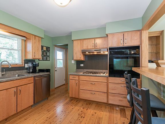 5th image of 4523 Schwartz Ave