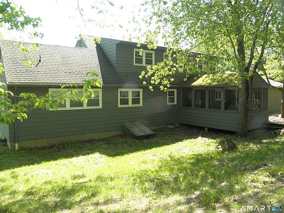 3rd image of 323 Jones Hollow Road