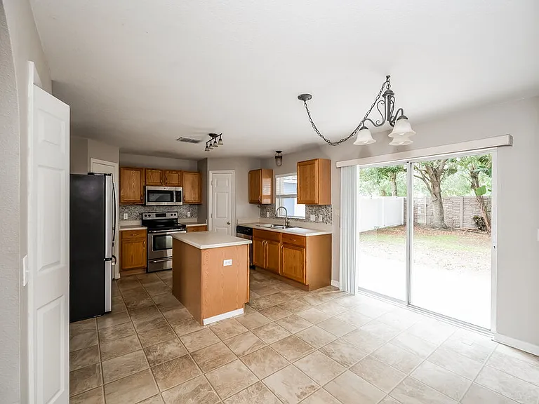 17006 Torvest Ct — Photo 8