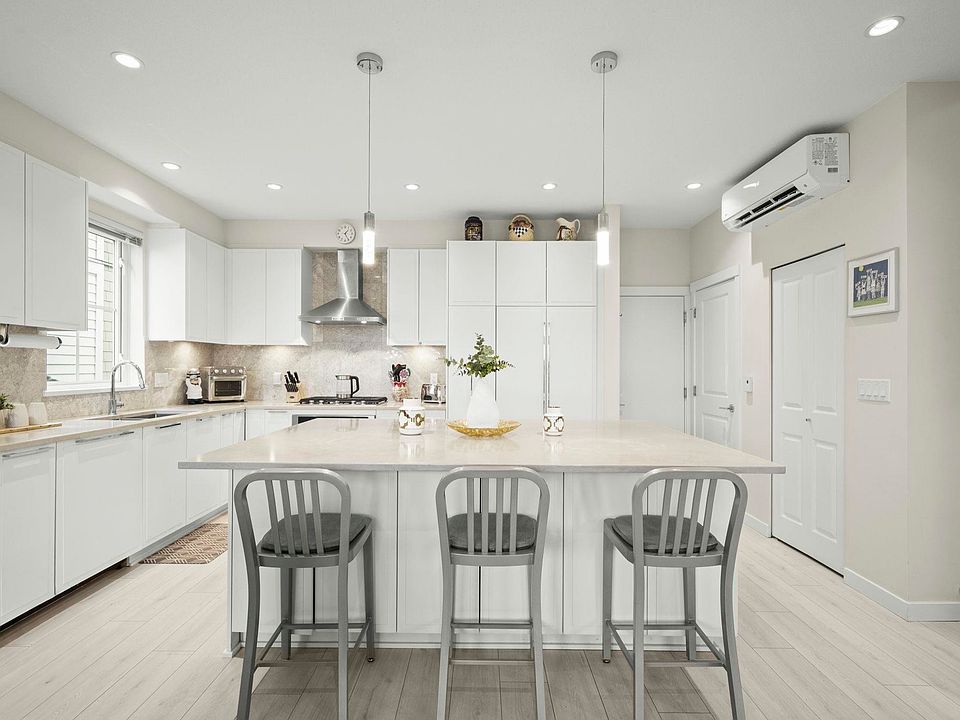 1st image of 5311 Admiral Way #113