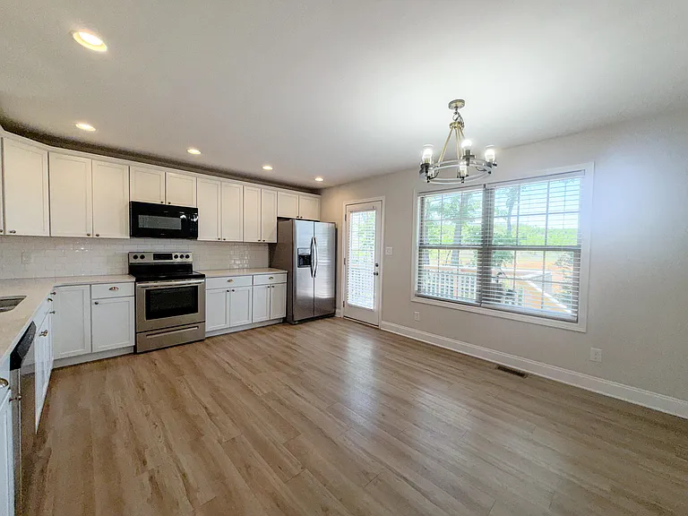1140 Orchard Dr — Photo 5