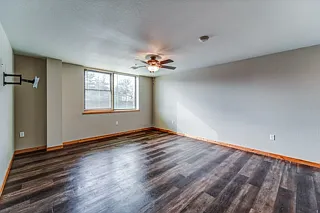 Sunset Place Apartments — Photo 32
