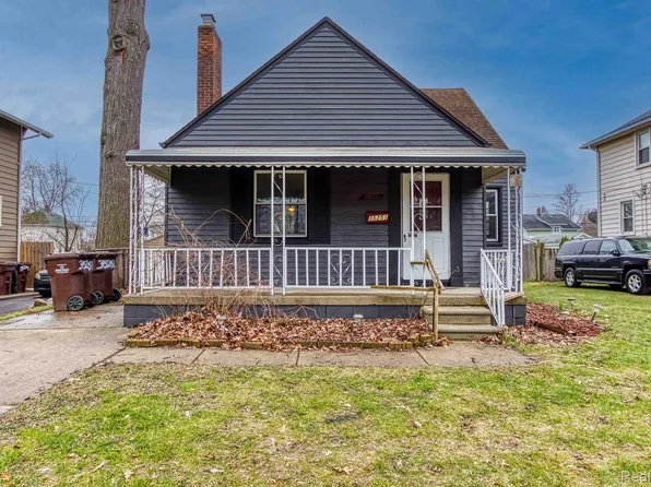 35251 Chestnut St, Wayne, MI 48184