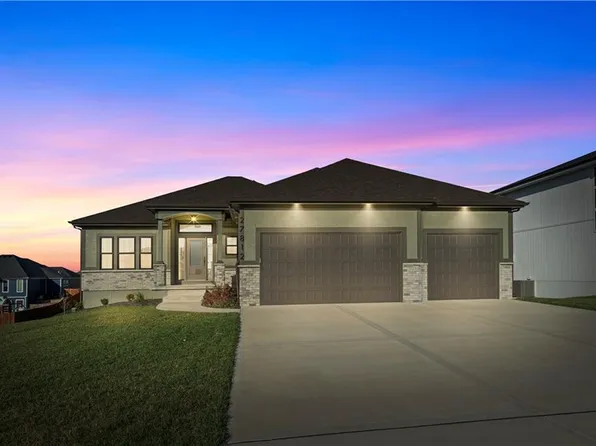27812 E 134th St, Lake Lotawana, MO 64086