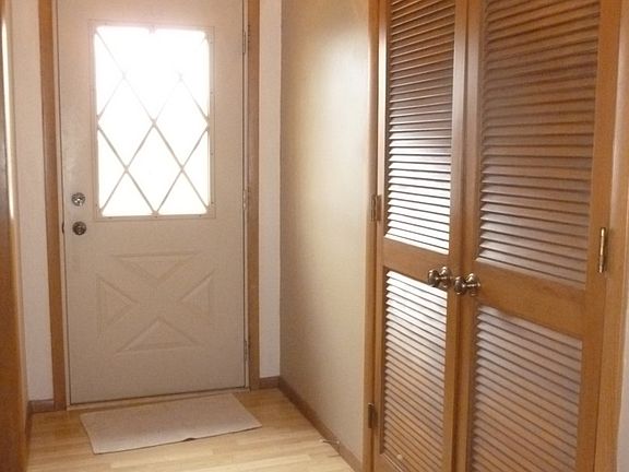 guests into a welcoming foyer.