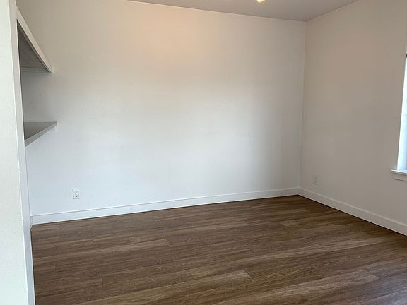 5th image of 1233 Taylor Ave N #402