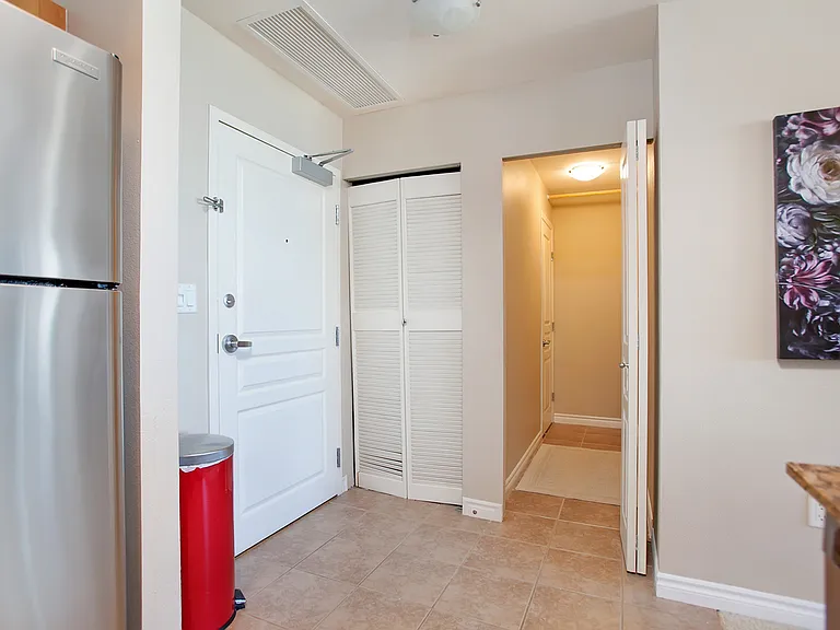 300 W Beech St #1807 — Photo 10