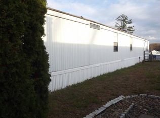 100 Martindale Ct, Clifton Park, NY 12065