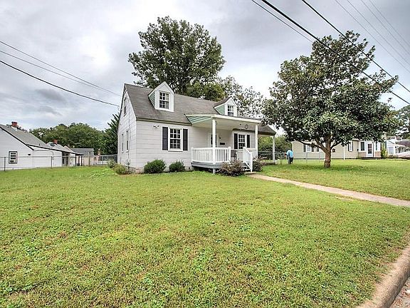 4th image of 300 Seven Pines Ave