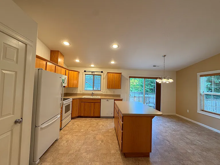 4805 NW Washington St — Photo 12