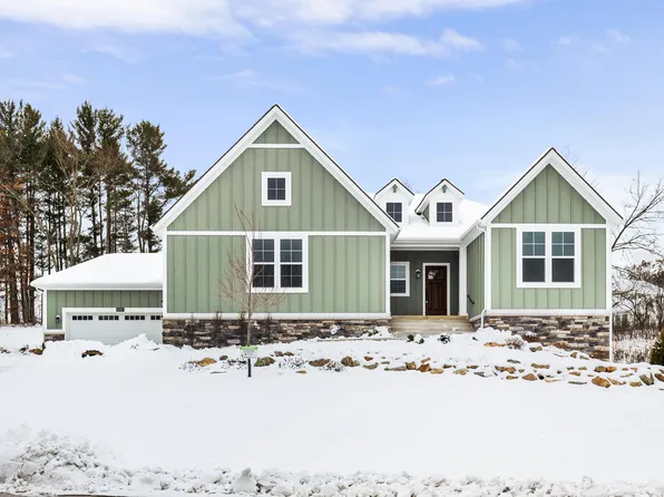 6097 Southridge Rd, East Lansing, MI 48823