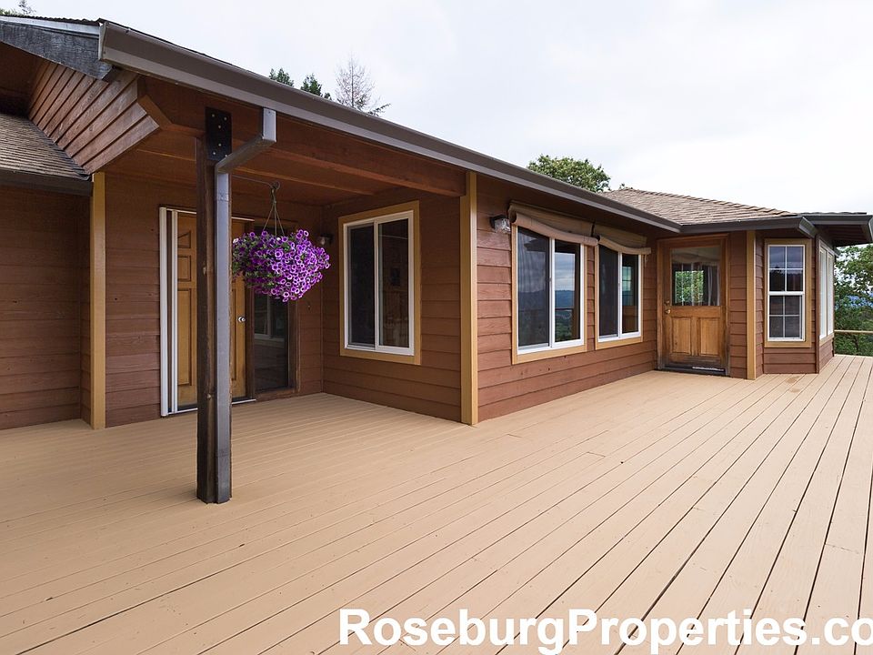 1145 Braunda Dr Roseburg OR