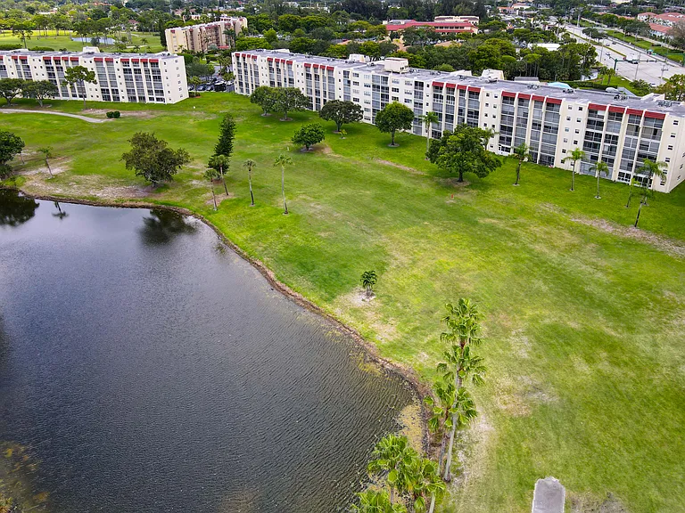 3951 Via Poinciana Way #511 — Photo 23