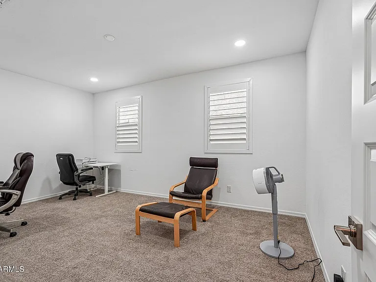 9019 W Denton Ln — Photo 26