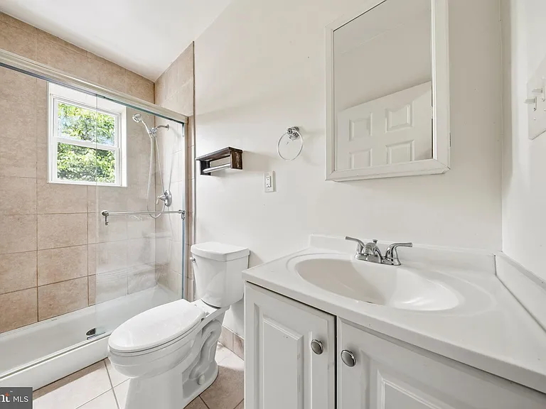 2516 W Pratt St — Photo 14