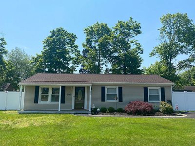 230 Frowein Rd, Center Moriches, NY, 11934