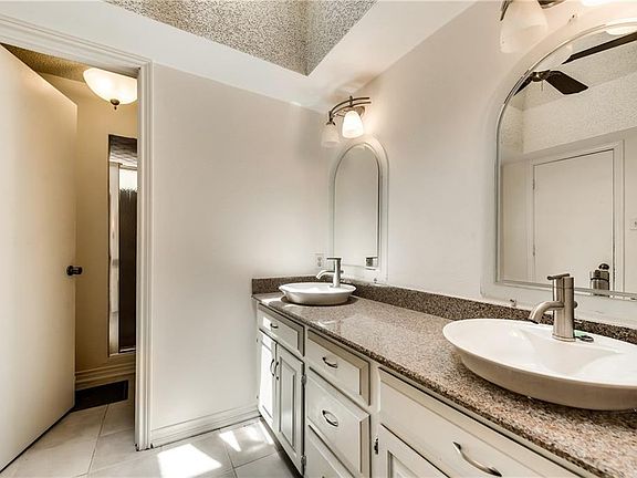 4th image of 621 Pebblecreek Dr