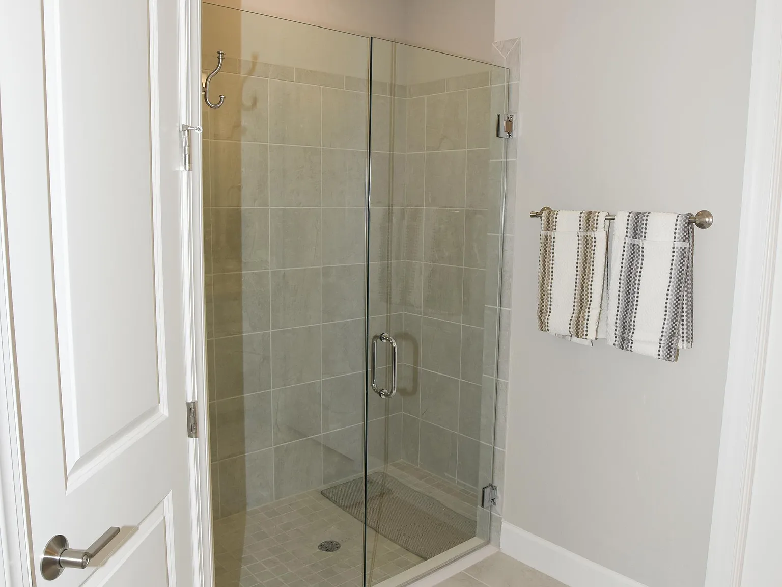 2 bed, 1678 sqft, $3,600 — Photo 4