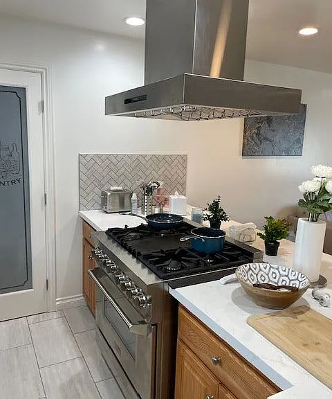 2851 Casitas Ave — Photo 2