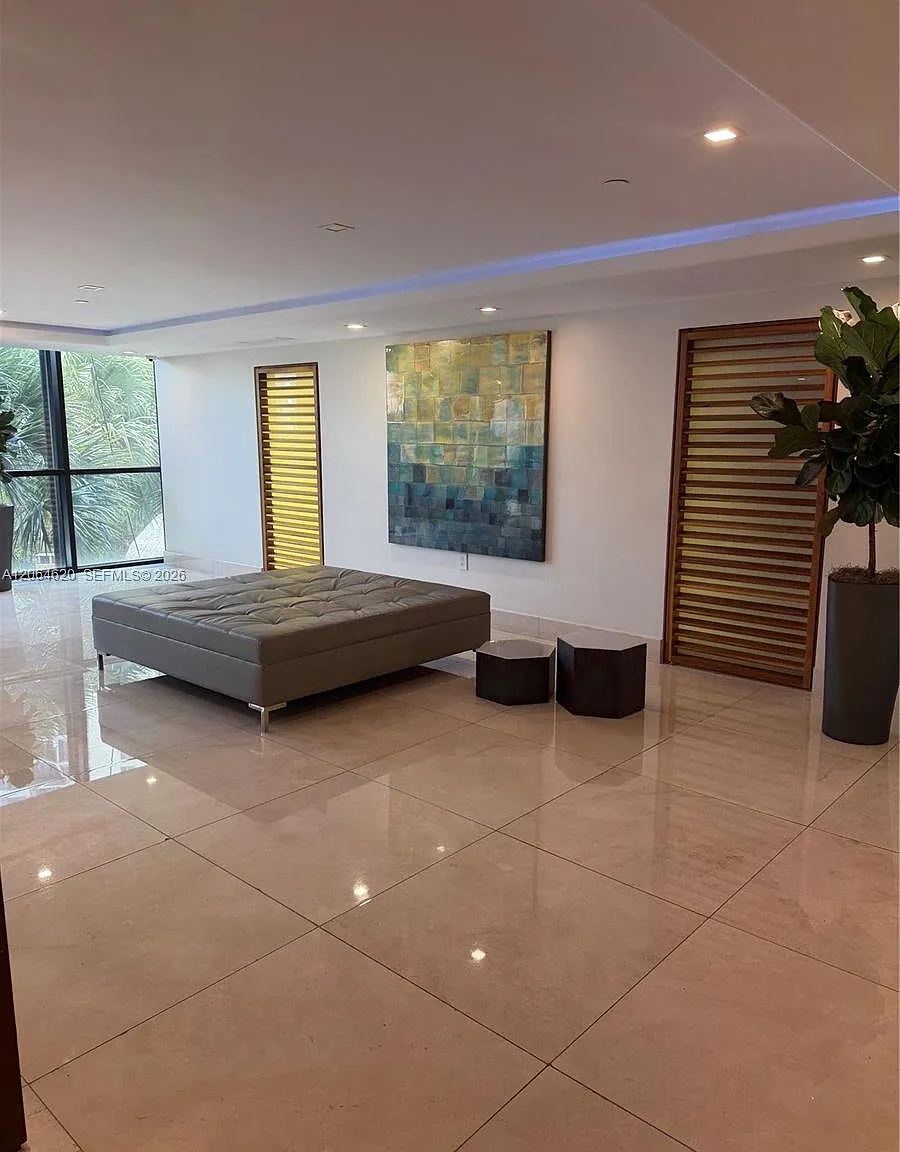 Brickell Key Ii — Photo 3