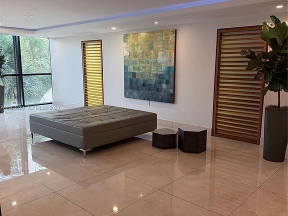 3rd image of 540 Brickell Key Dr APT 617
