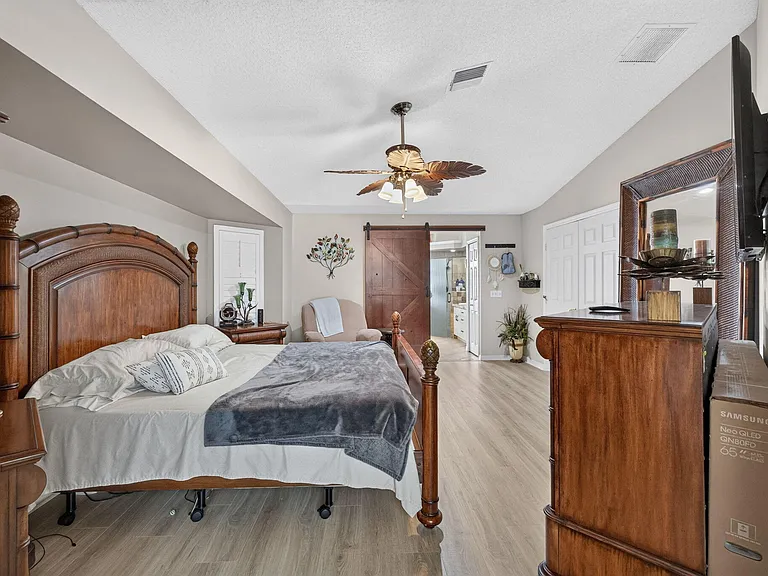 3077 SE Galt Cir — Photo 24