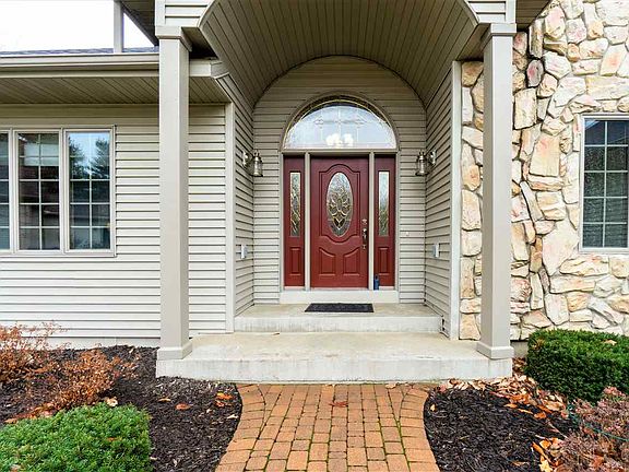 3rd image of 4623 Huntington Ct